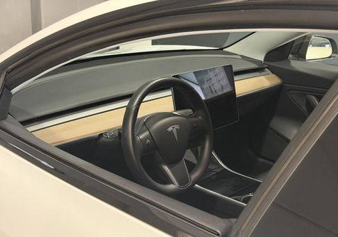 Tesla Model 3, 2019 3