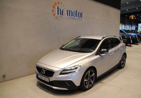 Volvo V40 Cross Country, 2018 3