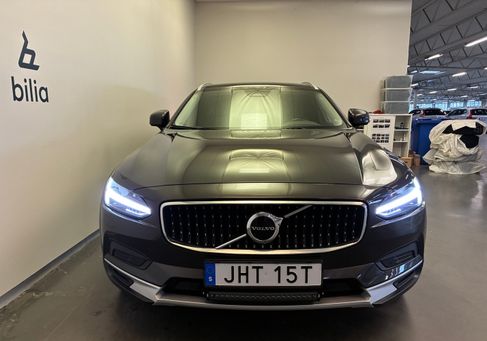 Volvo V90 Cross Country, 2023 2
