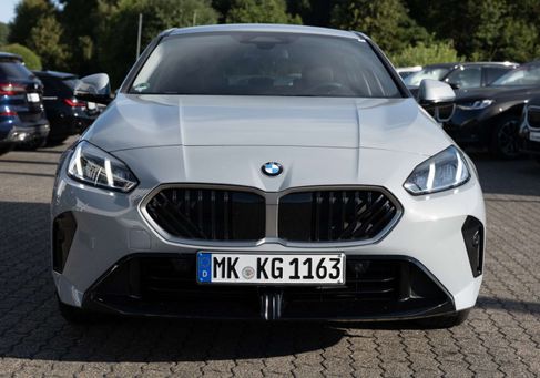 BMW 116, 2025 3