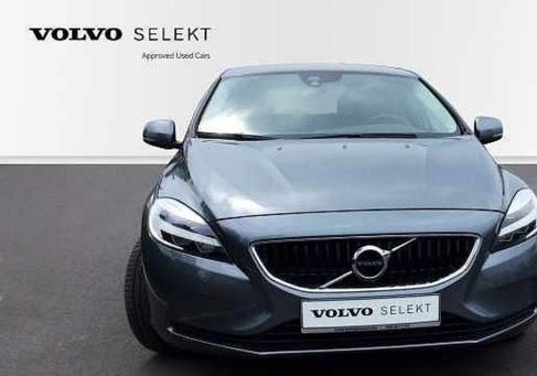 Volvo V40, 2018