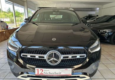 Mercedes-Benz GLA 200, 2021