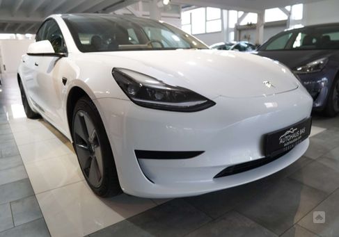 Tesla Model 3, 2021