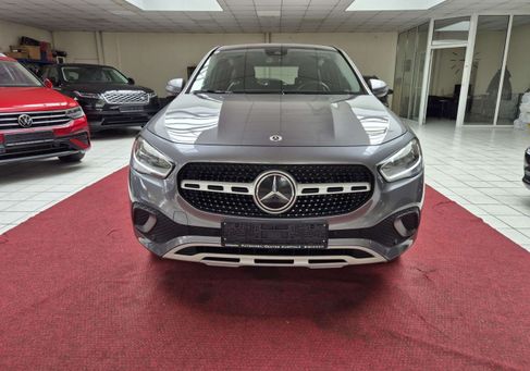 Mercedes-Benz GLA 200, 2020