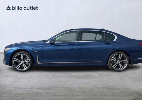 BMW 745, 2022