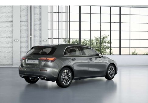 Mercedes-Benz A 180, 2026 3