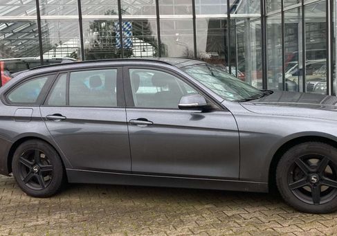 BMW 318, 2019 3
