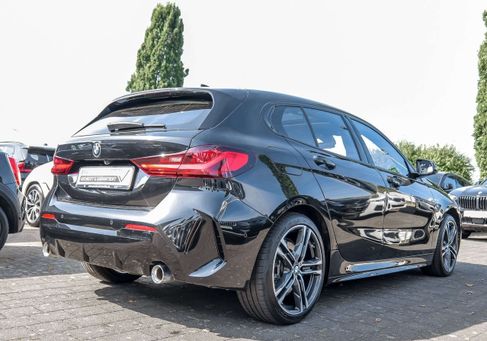 BMW 120, 2022