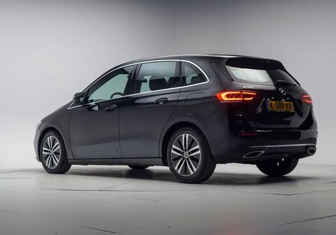 Mercedes-Benz B 180, 2021