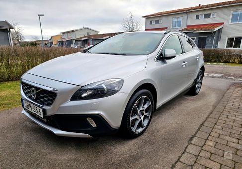 Volvo V40 Cross Country, 2016