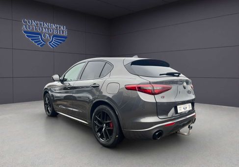 Alfa Romeo Stelvio, 2021 3