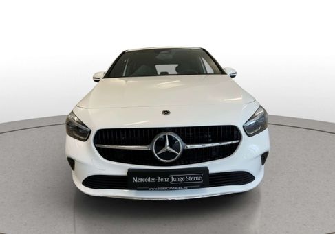 Mercedes-Benz B 180, 2025