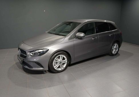 Mercedes-Benz B 180, 2025