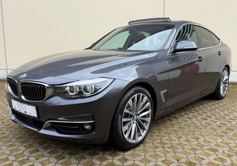 BMW 330, 2017