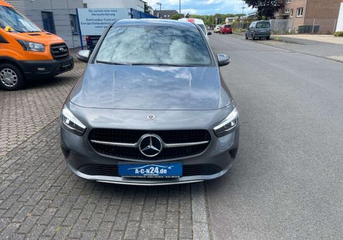 Mercedes-Benz B 180, 2025