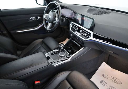BMW 318, 2021 3