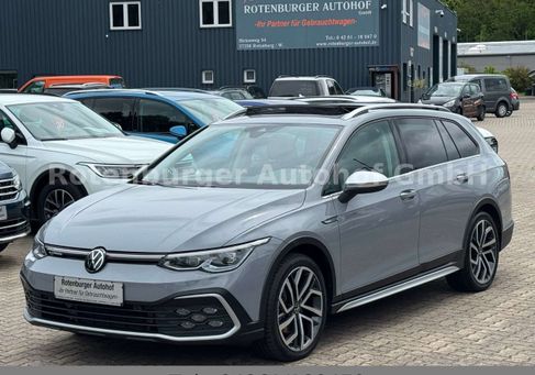 Volkswagen Golf, 2023