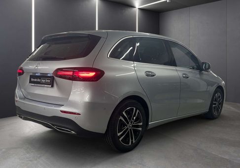 Mercedes-Benz B 200, 2025
