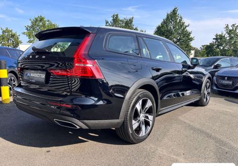 Volvo V60 Cross Country, 2021