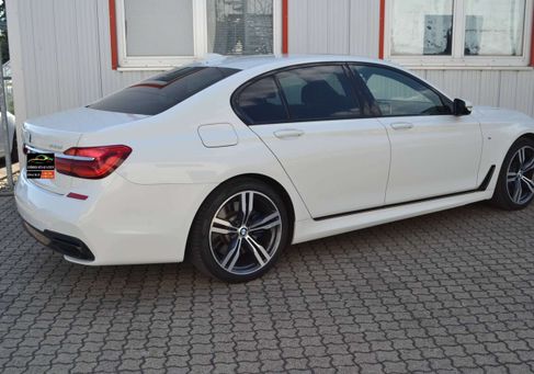 BMW 750, 2017