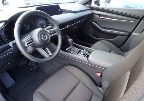 Mazda 3, 2025