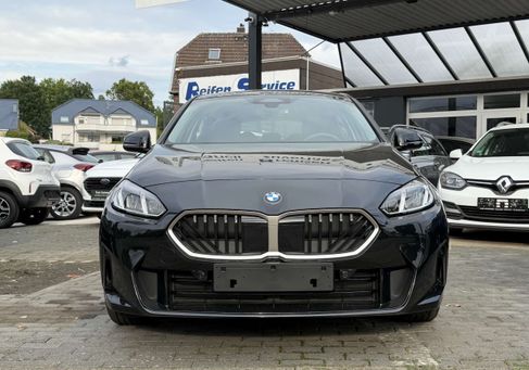 BMW 120, 2026 3