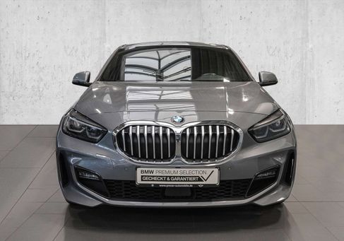 BMW 120, 2022