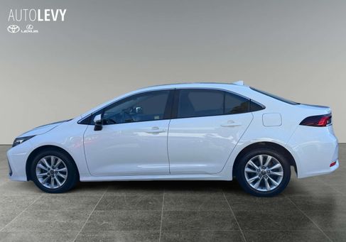 Toyota Corolla, 2024 3