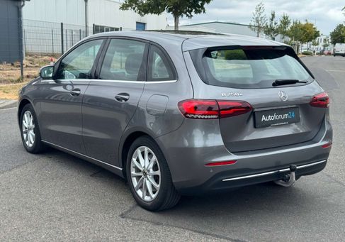 Mercedes-Benz B 250, 2022
