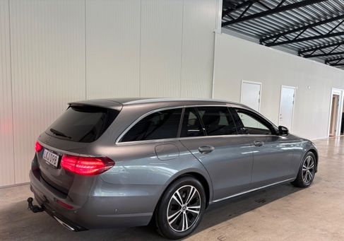 Mercedes-Benz E 200, 2019 3