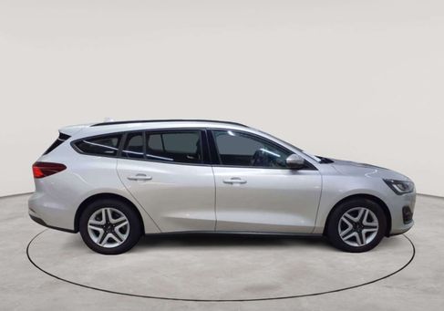 Ford Focus, 2022 3