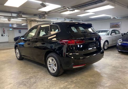 BMW 216, 2023 3