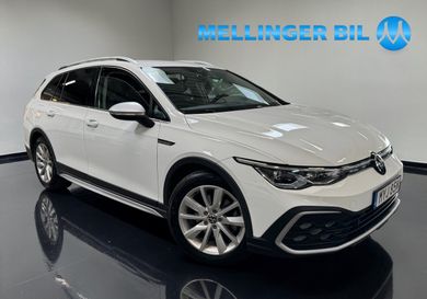 Volkswagen Golf, 2023