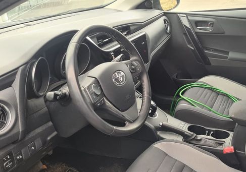 Toyota Auris Touring Sports, 2016