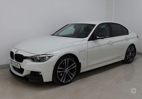 BMW 330, 2018