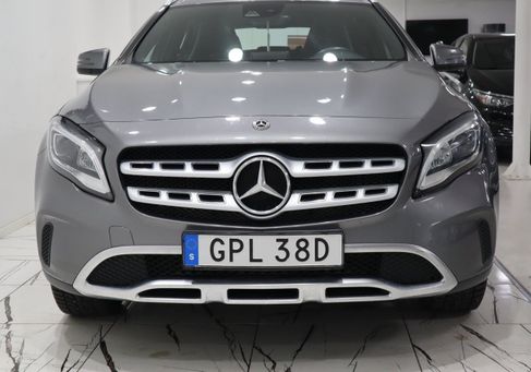 Mercedes-Benz GLA 180, 2020
