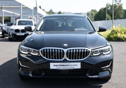 BMW 330, 2022 3