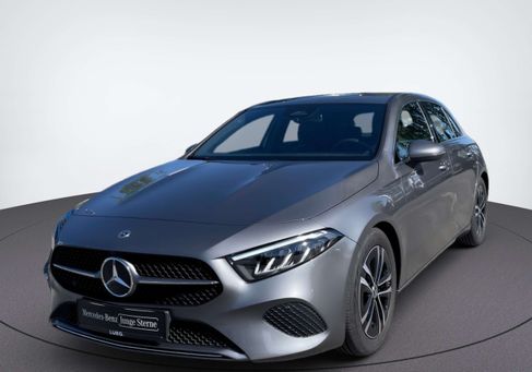 Mercedes-Benz A 180, 2025
