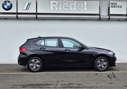 BMW 118, 2022