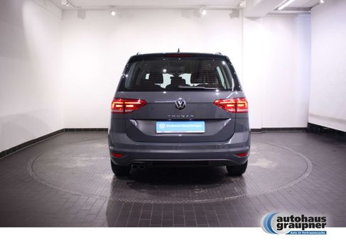 Volkswagen Touran, 2023 3