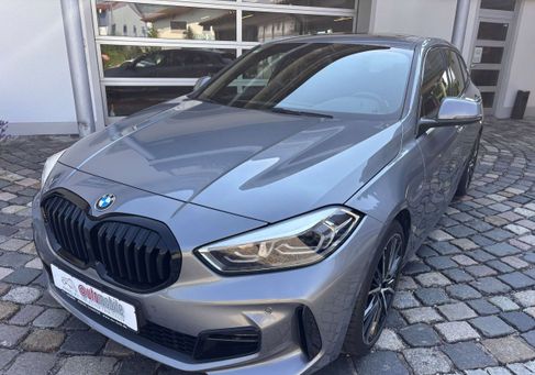 BMW 120, 2023