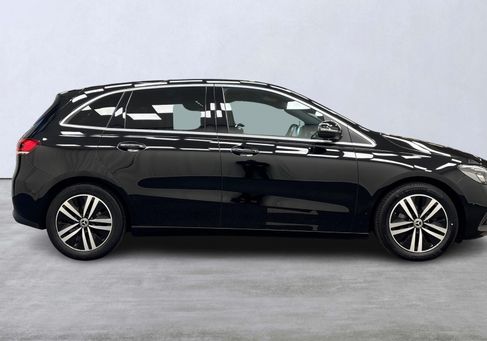 Mercedes-Benz B 180, 2020