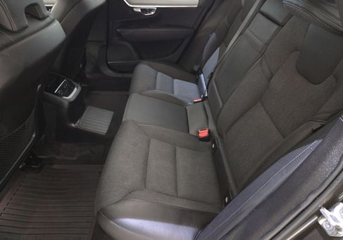 Volvo V90, 2022