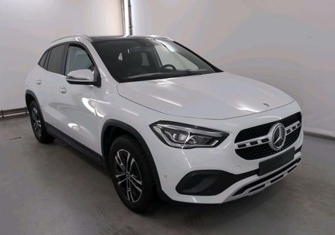 Mercedes-Benz GLA 250, 2022