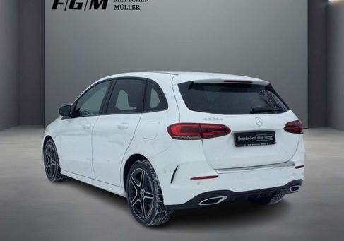 Mercedes-Benz B 250, 2022
