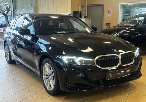 BMW 330, 2022