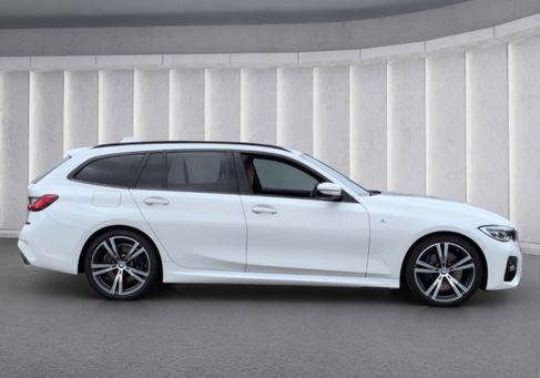 BMW 330, 2020