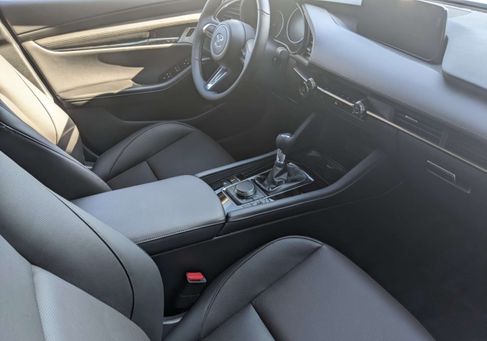 Mazda 3, 2025