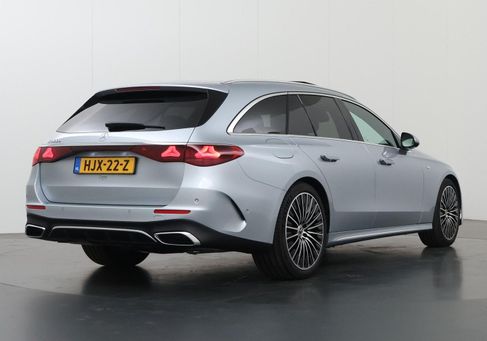 Mercedes-Benz E 300, 2025