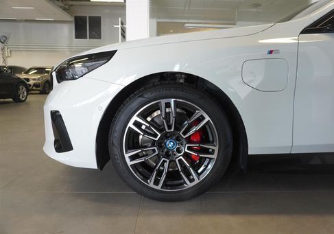 BMW 530, 2025 3